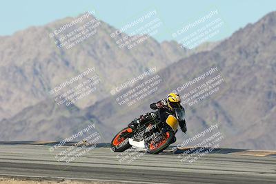 media/Dec-01-2025-Moto Forza (Mon) [[2daa91e15f]]/1-Advanced Group/Session 4 Turn 9/